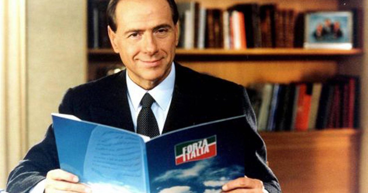 Berlusconi è un pioniere del populismo e un magnate che controlla il 90% della trasmissione televisiva italiana iRADIO