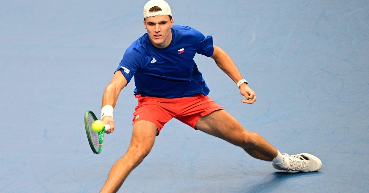 Menšík na Tiena nestačil a Češi v Davis Cupu prohrávají s Američany 0:1. Lehečka bojuje se Sheltonem