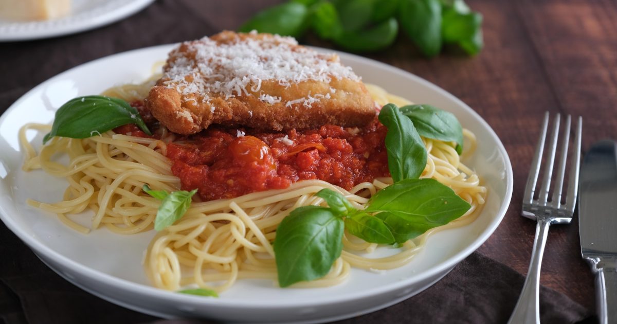 Gastroglosa: che ne dici di mangiare una cotoletta con gli spaghetti |  iRADIO