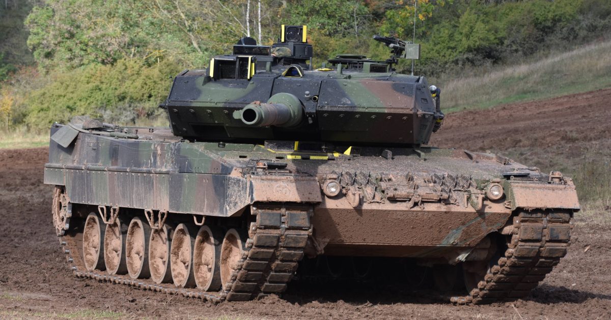 Der erste Leopard wird im Dezember in der Tschechischen Republik eintreffen.  Deutschland spendete Prag 15 Panzer für die Hilfe für die Ukraine iRADIO