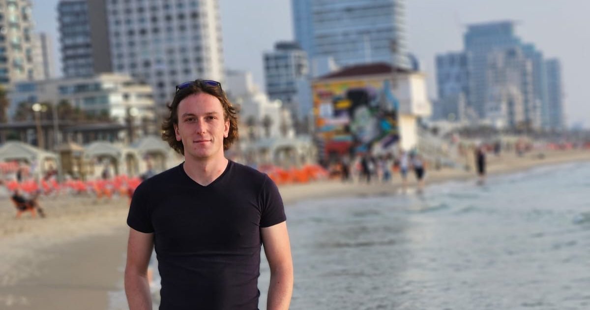 Pro Izraelce to byla ‚rutina‘, nebyli vystrašení, naopak nabízeli pomoc, říká český student v Tel Avivu