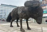 Vulpes Gott zůstane do konce července ve Zlíně. Drátěná socha pak zamíří do Telče