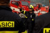 Je potřeba hlídat i skrytá ohniska, která hasiči objevují díky dronům s termovizí