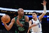 Boston porazil Dallas a v NBA slaví už desátou výhru v řadě, Adetokunba nasázel 46 bodů Chicagu