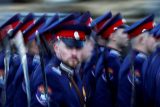 Příslušníci ruské armády pochodují v Den vítězství v Moskvě