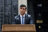 Britský premiér Richi Sunak oznamuje datum parlamentních voleb před premiérským sídlem v Downing street