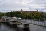 Most přes řeku Narvu na hraničním přechodu s Ruskem v estonském městě Narva 18. září 2022
