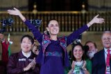 Prezidentská kandidátka vládnoucí strany Morena Claudia Sheinbaumová při projevu ke svým příznivcům po vítězství v prezidentských volbách na náměstí Zocalo v Mexico City 3. června 2024