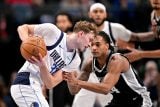 San Antonio porazilo v texaském derby Dallas. Basketbalisté Los Angeles přišli o zraněného Dončiče