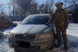 ‚Slouží, než je kluci rozbijí nebo Rusové rozstřelí.‘ Český dobrovolník poslal na Ukrajinu už 200 aut
