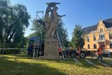 Firma začala s přesunem pomníku vojáka v Litoměřicích do areálu bývalých kasáren