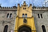 Vyčistit nádvoří, připravit komnaty. Dobrovolníci chystali karlovarský Horní Hrad na turistickou sezonu