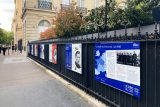 Hrdinové nebe – přesně tak se jmenuje nová výstava na plotě české ambasády v Paříži o československých letcích
