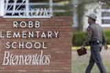 Základní škola v Texasu, na níž útočník zavraždil 19 dětí a 2 učitelky