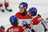 Čeští junioři podlehli Američanům 3:4 po nájezdech. Jeden bod ale stačí k jistotě postupu do čtvrtfinále