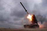 Rusové střílí někde na Ukrajině z raketometu a termobarické zbraně TOS-1