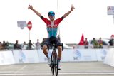 Velký triumf pro belgického cyklistu. Van Eetvelt ovládl Závod Kolem Spojených arabských emirátů