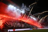 Pyrotechnika během utkání pražské Slavie na stadionu v Edenu