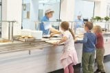 Místo kuchyně ve školce dovážené jídlo. Hranice chtějí ušetřit za kuchařky, první změny plánují od září