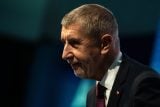 Babiš táhne na Senát, opozice ho potřebuje ubránit