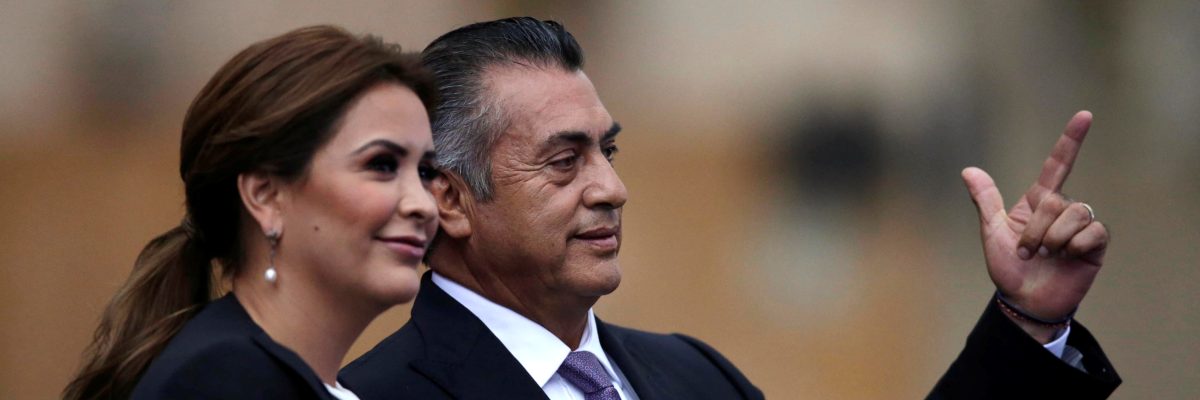 „Je to velmi prosté. Těm, co kradou, usekneme ruce,“ vzkázal uchazeč o prezidentský mandát Jaime Rodríguez (na snímku s manželkou).
