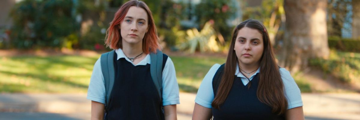 Saoirse Ronan a Beanie Feldstein ve snímku Lady Bird