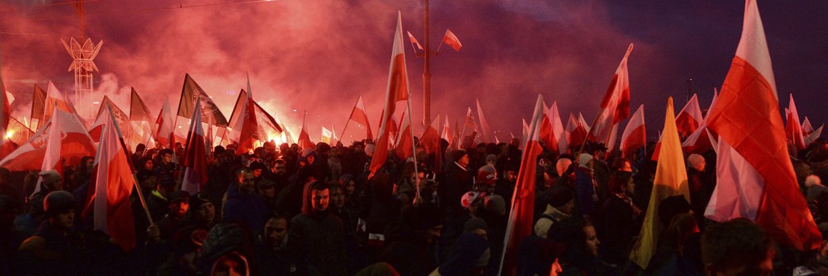 Ulice Varšavy v sobotu zaplnili tisíce demonstrantů