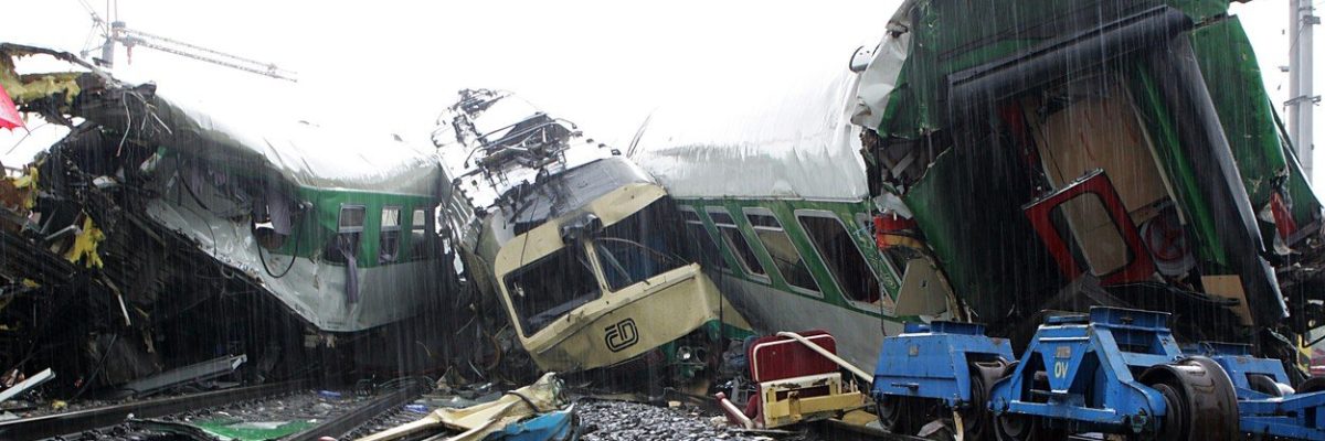 Neštěstí ve Studénce se stalo 8. srpna 2008. Vlak tam narazil do rekonstruovaného mostu, který se zřítil na koleje.