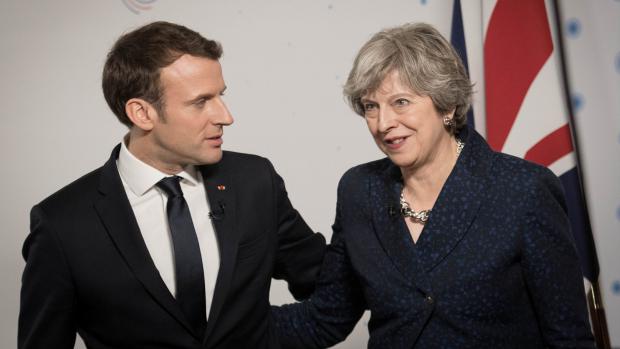 Francouzský prezident Emmanuel Macron a britská premiérka Theresa Mayová při britsko-francouzském summitu