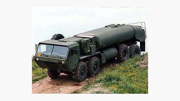 Těžký americký cisternový automobil M978