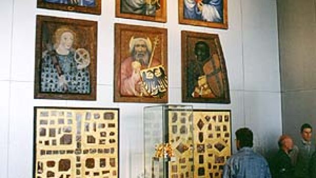 Obrazy a svatováclavská koruna