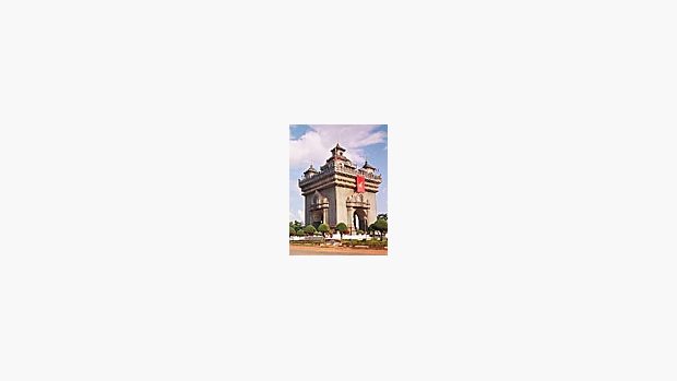 Vítězný oblouk ve Vientiane