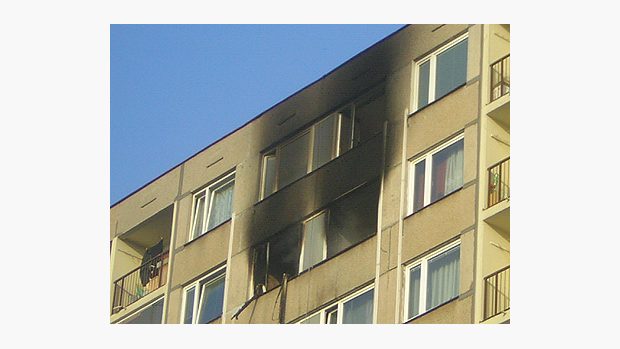 požár bytu v Praze 11