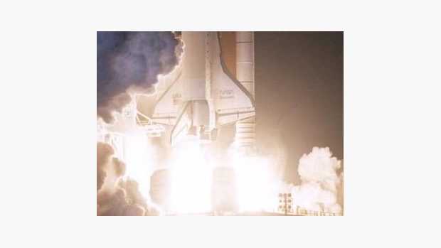 Raketoplán Discovery STS-92 při startu