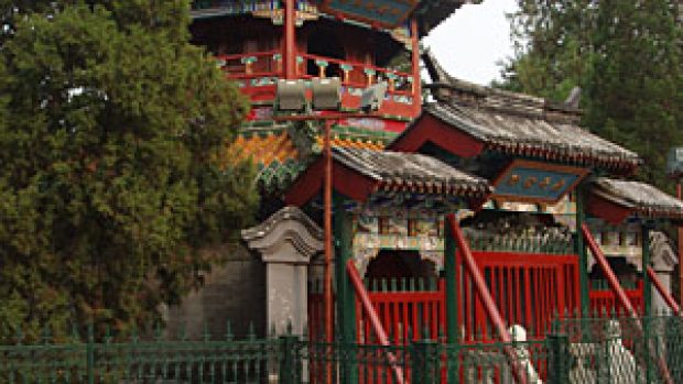 Vstupní brána do mešity Niou-ťie v Pekingu