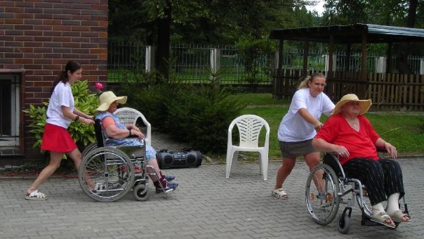 Terapie tancem v kladenském Domově seniorů