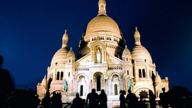 Paříž - Bazilika Sacré-Coeur na návrší Montmartre (kostel Nejsvětějšího srdce Ježíšova)