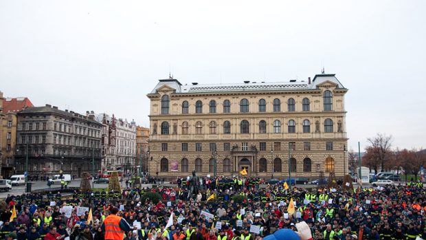 Demonstrace policistů, hasičů a úředníků 9. prosince 2009