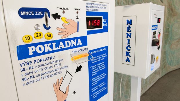 Automat na zdravotnické poplatky.