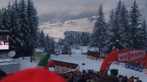 Lukáš Bauer na vrcholu sjezdovky Alpe Cermis