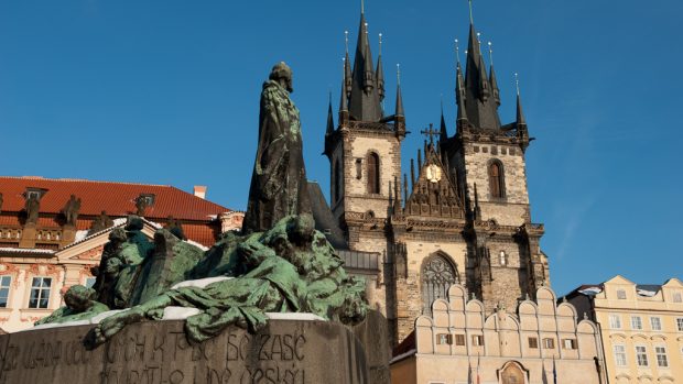 Pomník Jana Husa, Staroměstské náměstí, Kostel P. Marie před Týnem, Praha 1