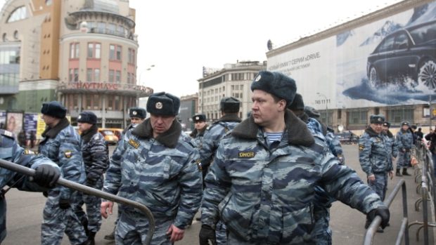 Ulice v Moskvě jsou po útocích v metru plné policistů