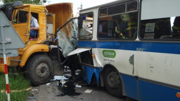 Nehoda autobusu v Paskově