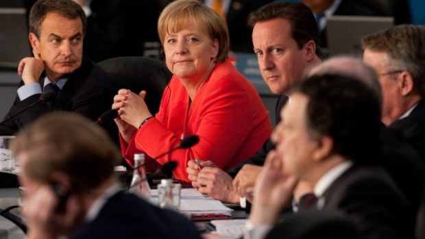 Státníci Rodriguez Zapatero, Angela Merkelová a David Cameron