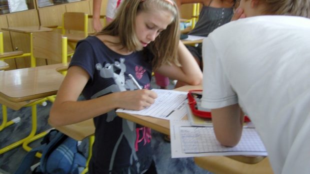 Školáci v Sadské se učí angličtinu i o prázdninách