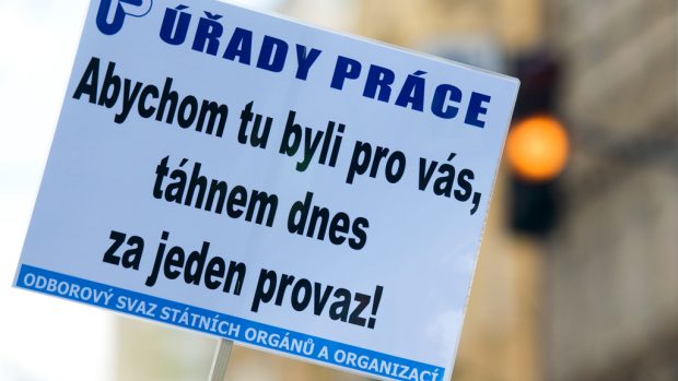 Hromadná demonstrace odborářů v Praze