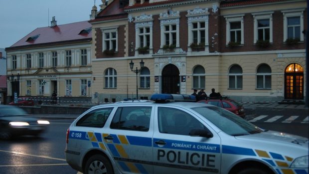 Policie hledala na radnici v Hořovicích bombu