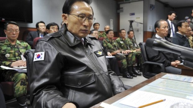 Jihokorejský prezident Lee Myung-bak navštívil kvůli útoku generální štáb v Soulu
