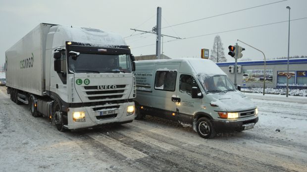 Pražské ulice zasypané sněhem, 2. prosince 2011