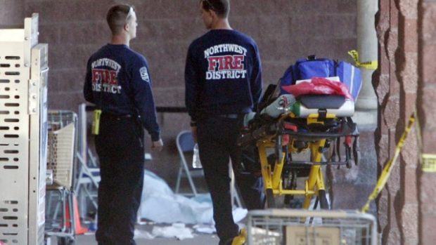 USA hasiči střelba supermarket Arizona kongresmanka